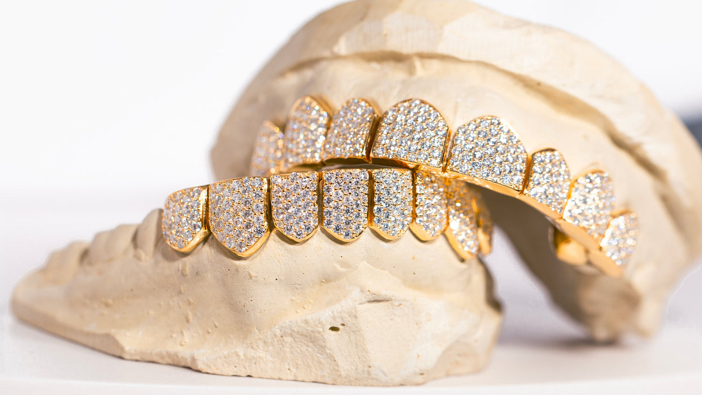 Custom VS Clarity Diamond Grillz Hand Set Natural Diamonds Gold Grillz