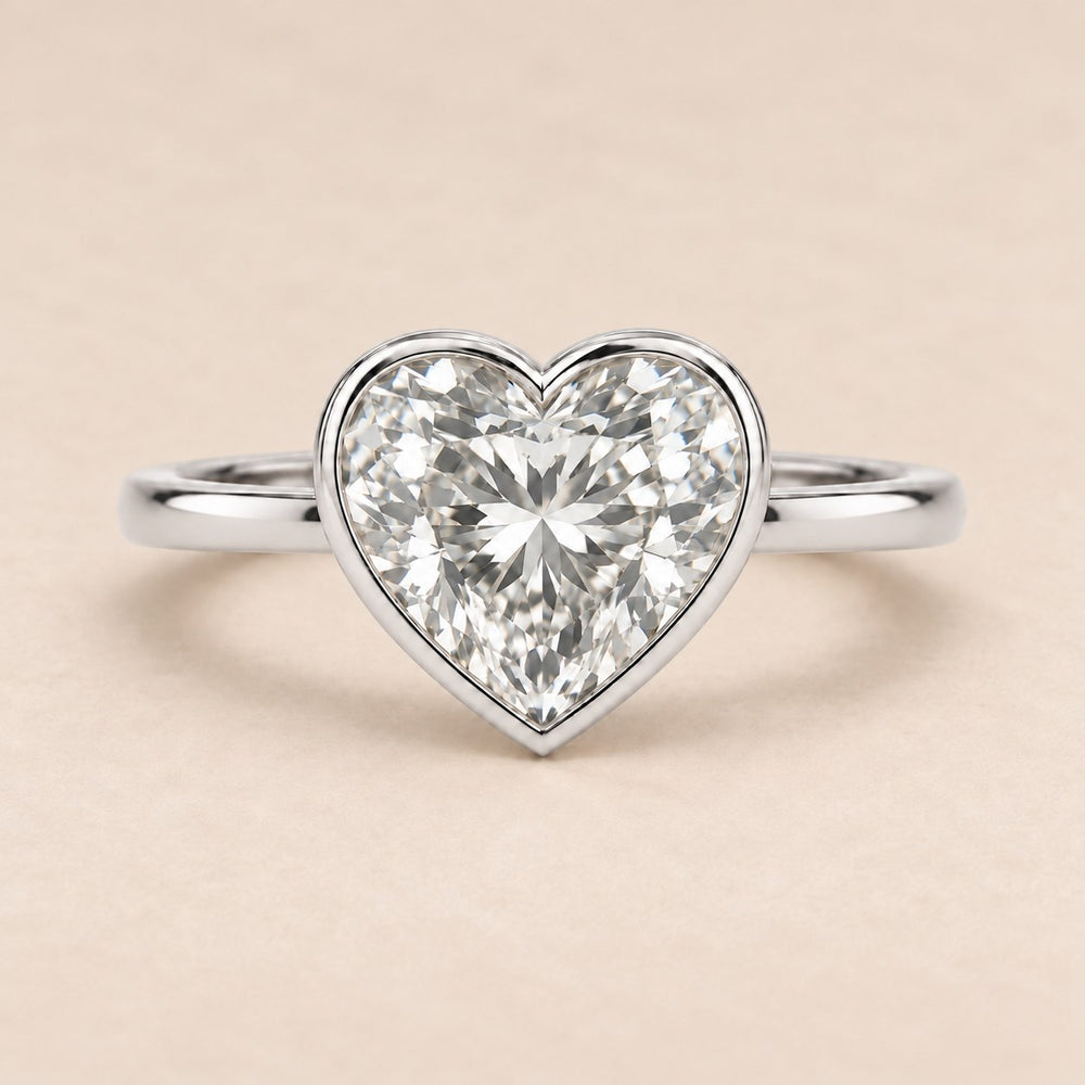 Heart Bezel in White Gold, front view