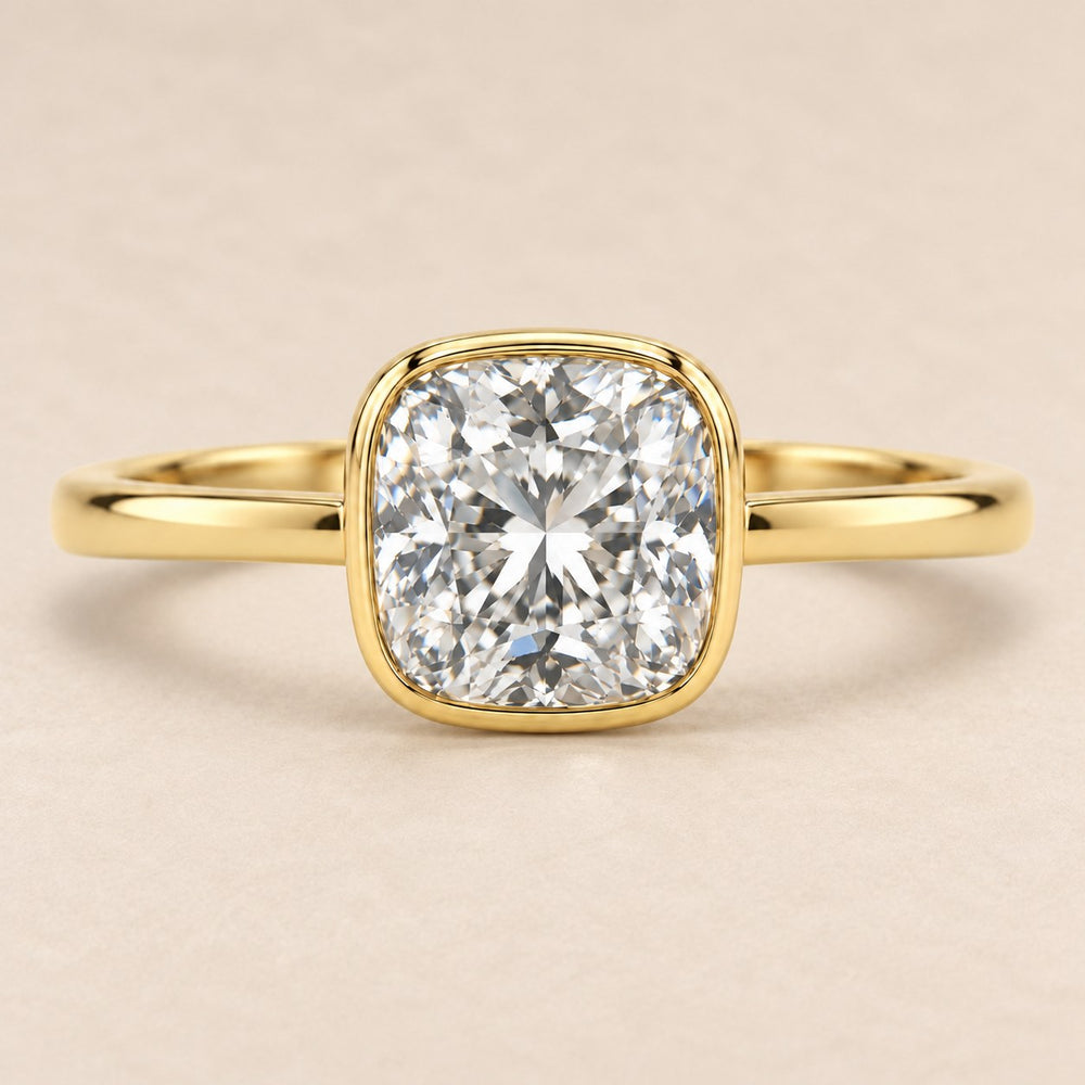 Cushion Bezel in Yellow Gold, front view