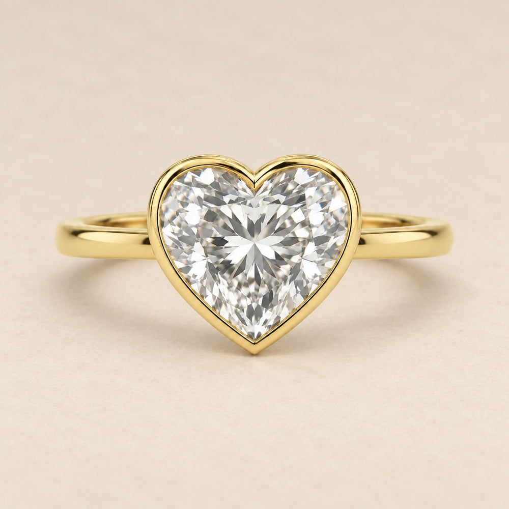 Heart Bezel in Yellow Gold, front view